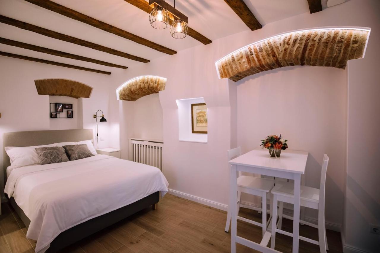 Chic Central Studio Sibiu Bagian luar foto
